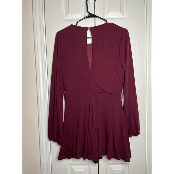 NEW She and Sky Burgundy Long Sleeve Romper Sweater Knit Size Womens Medium - Picture 4 of 4